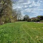 Studette, Terrasse Chauffee, Grand Parking Et Piscine ホームステイ *