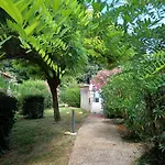 Studette, Terrasse Chauffee, Grand Parking Et Piscine ホームステイ Quissac