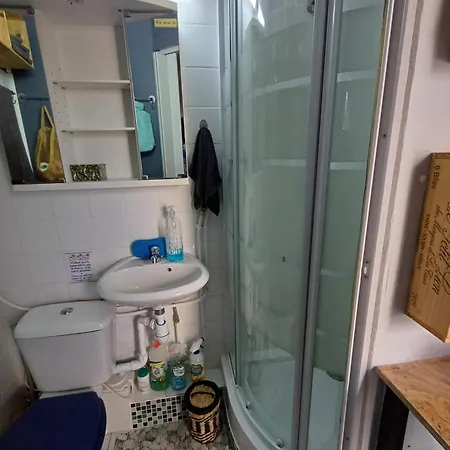 Homestay 10m2, Terrasse 18m2 , Parking, Piscine Et Accueille Les Animaux