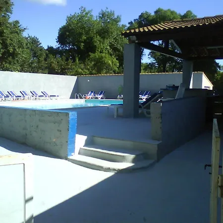 Ubytování v soukromí Studette Climatisee, Terrasse 18m2, Grande Piscine Et Grand Parking Quissac (Gard)