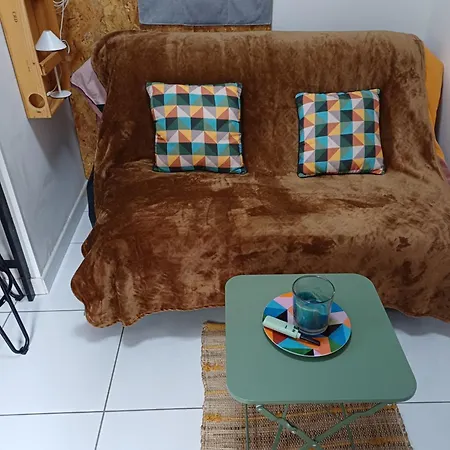 Petit Studio, Belle Terrasse, Piscine Et Parking Prive *
