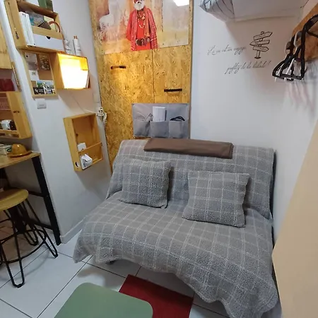 홈스테이 Petit Studio, Belle Terrasse, Piscine Et Parking Prive *