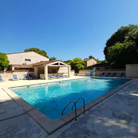 Ubytování v soukromí Studette Climatisee, Terrasse 18m2, Grande Piscine Et Grand Parking