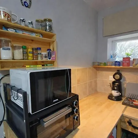 Petit Studio, Belle Terrasse, Piscine Et Parking Privé Séjour chez l'habitant *