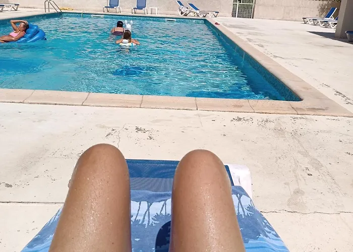 Studette, Terrasse Chauffee, Grand Parking Et Piscine Проживание в семье *