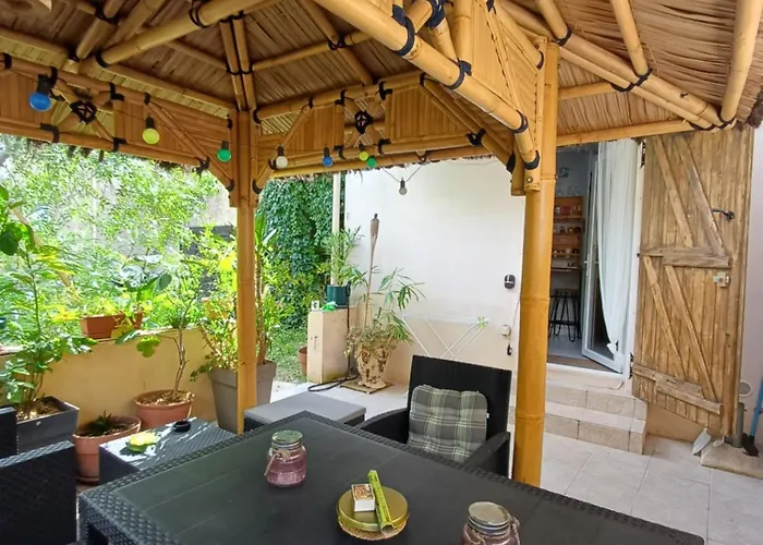 Studette, Terrasse Chauffee, Grand Parking Et Piscine Проживание в семье Quissac (Gard)